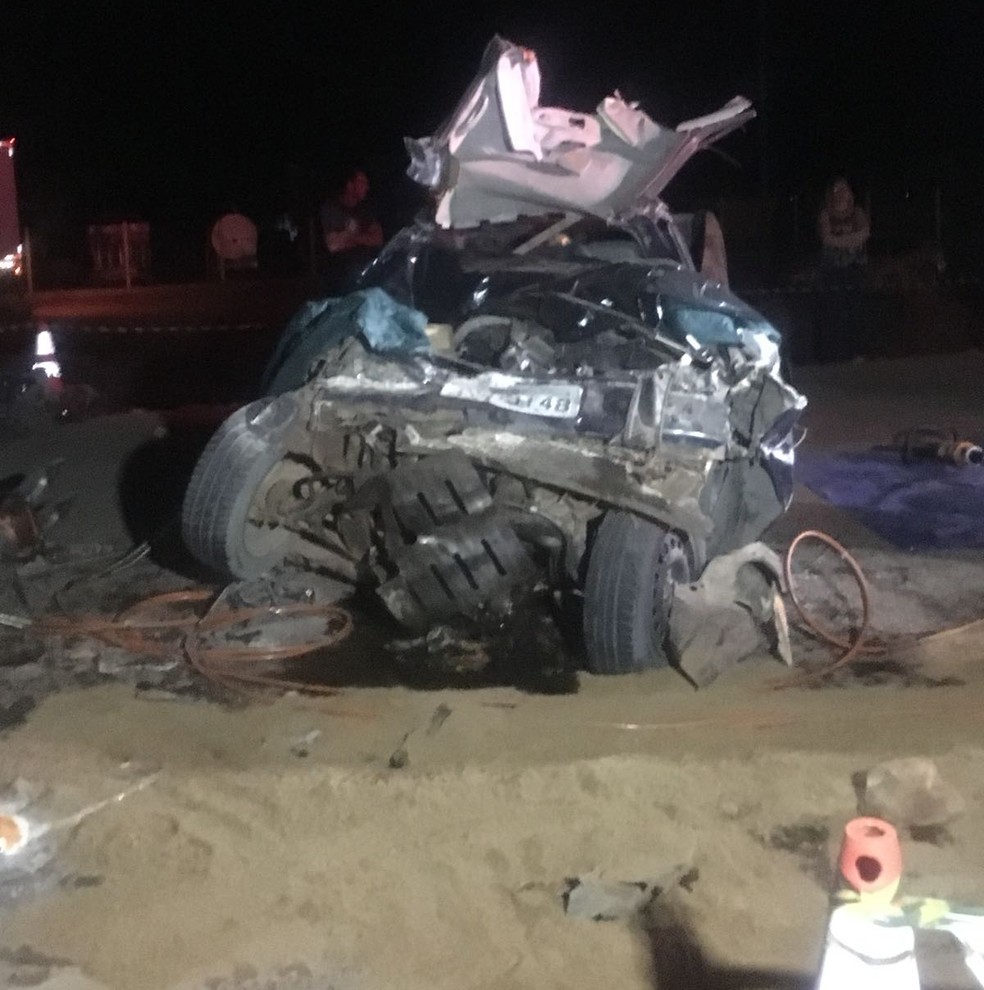 Casal morreu em acidente entre carro e Ã´nibus com 28 universitÃ¡rios na BR-163 (Foto: DivulgaÃ§Ã£o)