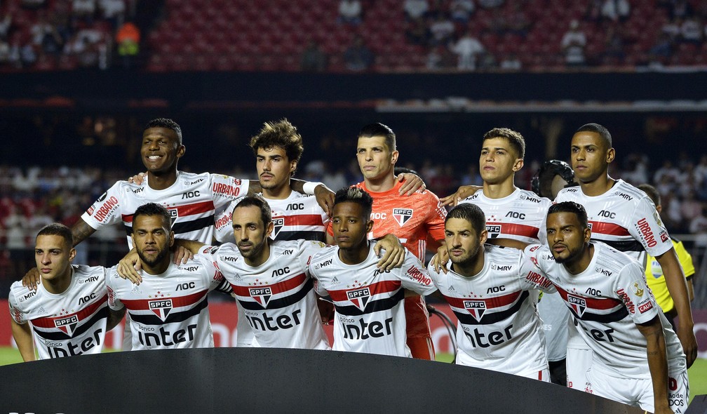 Time titular do São Paulo em duelo contra a LDU, neste ano, pela Libertadores da América — Foto: Marcos Ribolli
