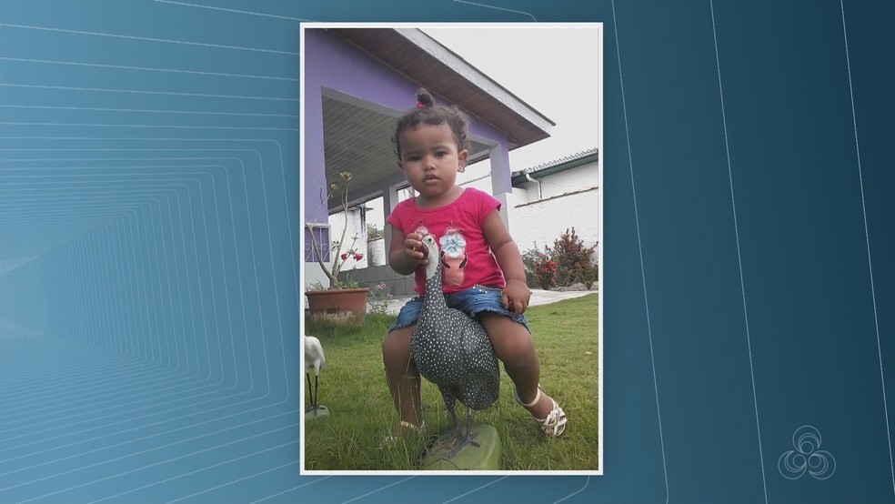 Menina foi atropelada ao sair do carro (Foto: Rede Amazônica/Reprodução)