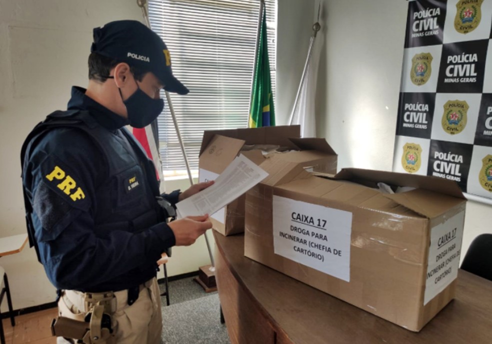 Drogas apreendidas na operação 'Narco Brasil' são incineradas em Passos — Foto: Polícia Rodoviária Federal