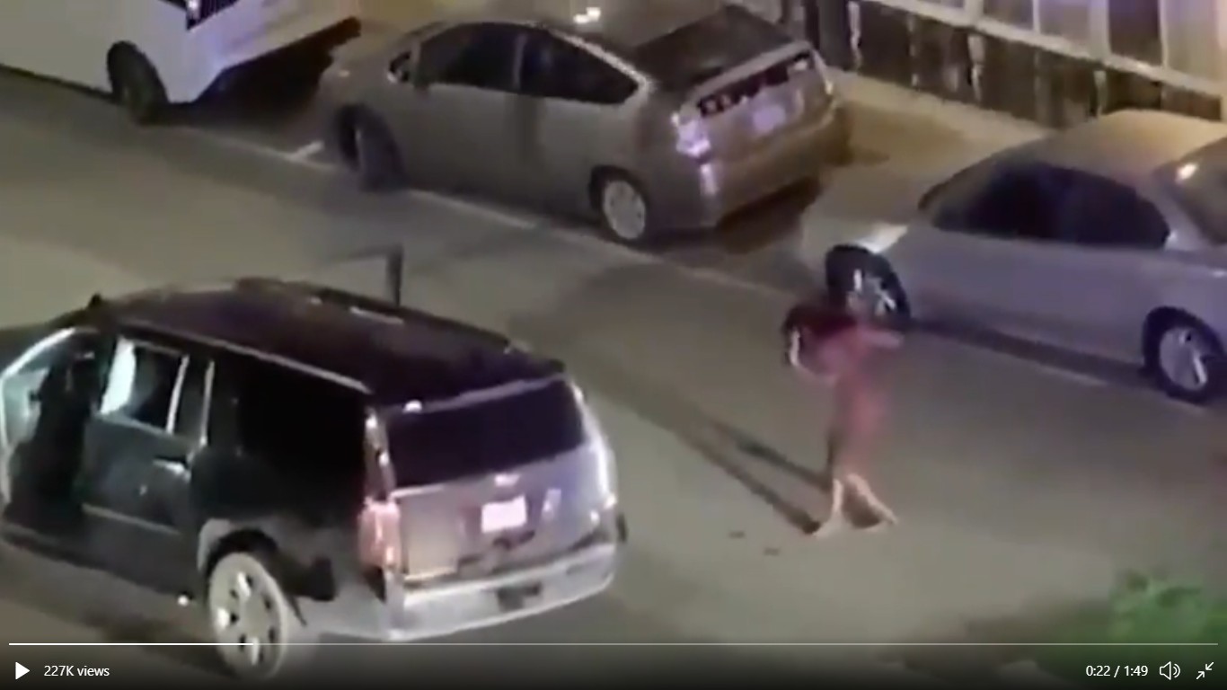 Vídeo mostra Megan Thee Stallion após ser baleada (Foto: Reprodução/Instagram/Twitter)