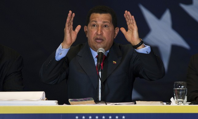 Hugo Chavez em cerimônia na PDVSA, em maio de 2010