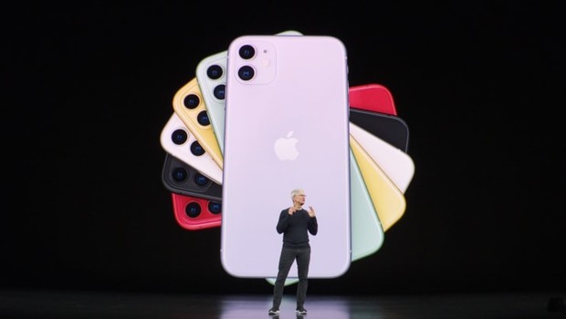 O CEO da Apple, Tim Cook, anuncia o novo iPhone 11. (Foto: Divulgação)