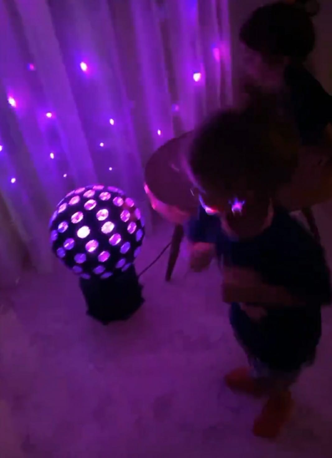 Ivete Sangalo Faz Balada Ao Vivo Em Sua Cozinha Com Filhos Esse Virus Nao Vai Parar Meu Show Quem Quem News