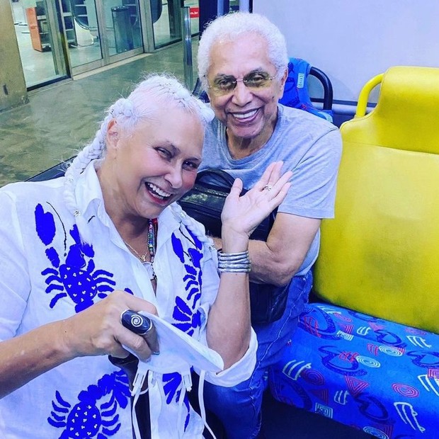 Fafá de Belém e Paulinho da Viola se encontraram no aeroporto (Foto: Reprodução/ Instagram)