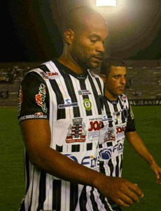 Lenilson, meia do Botafogo-PB (Foto: Hévilla Wanderley / GloboEsporte.com/pb)