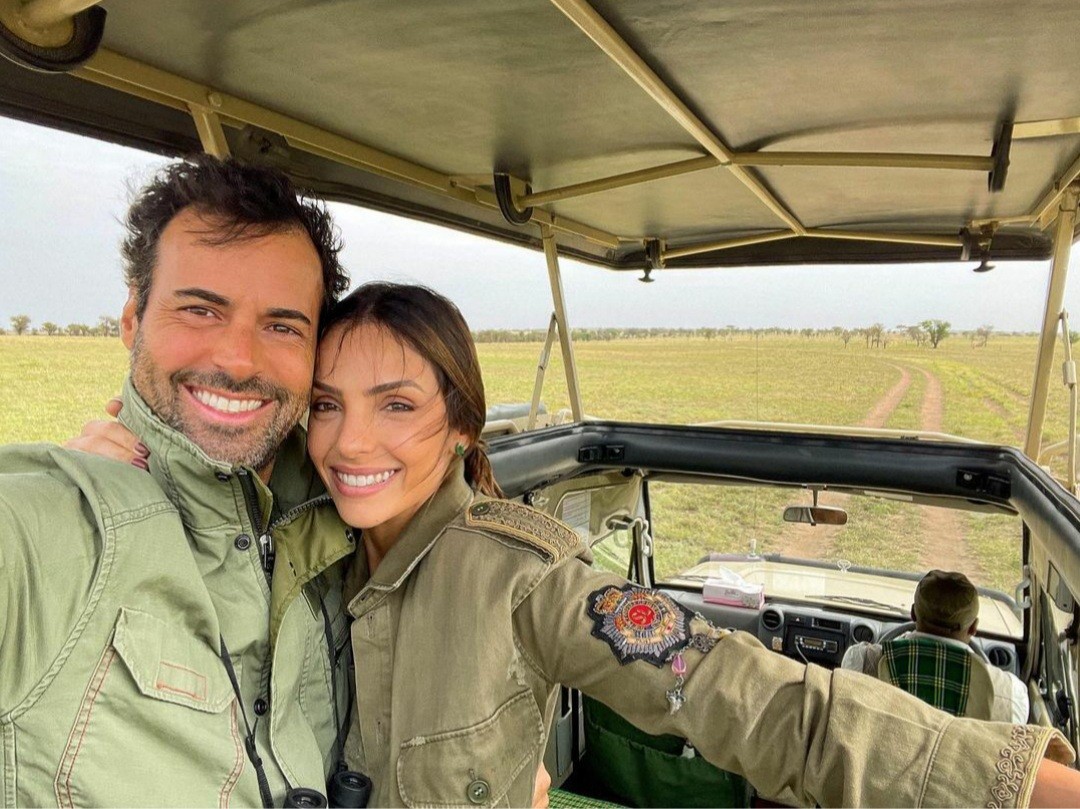 Carol Celico e Eduardo Scarpa na Tanzânia (Foto: Reprodução / Instagram )