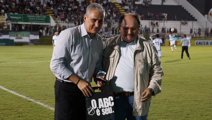 Tite - José VAnildo - ABC x Corinthians (Foto: Augusto Gomes/GloboEsporte.com)