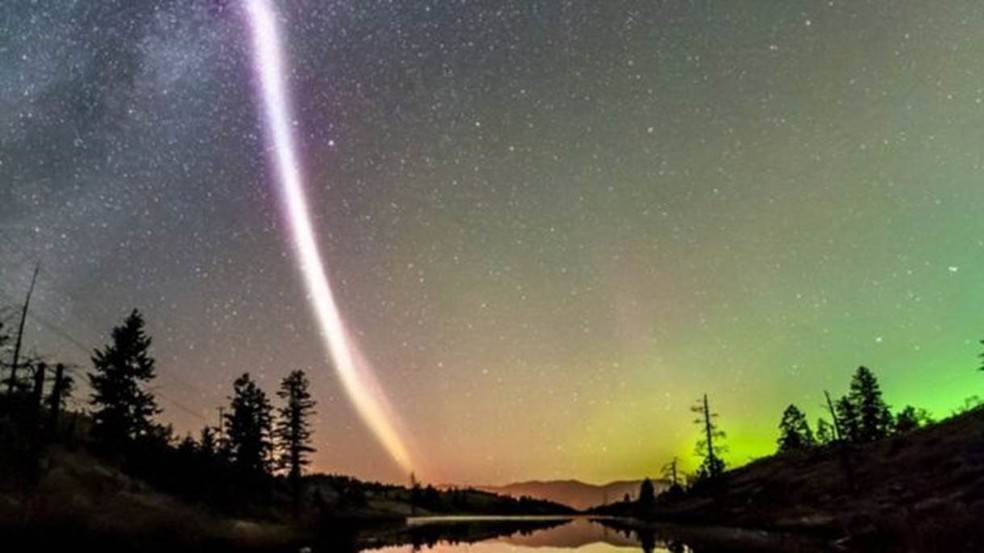 Em 2018, outro grupo de entusiastas descobriu Steve, aurora boreal de coloração roxa — Foto: BBC 