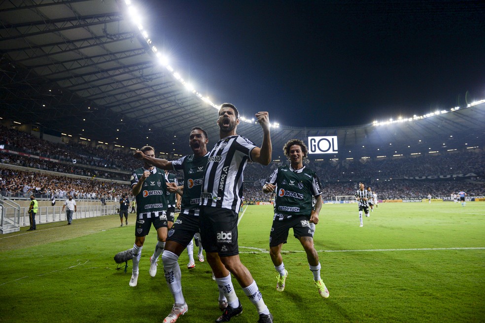 Jogadores do Atlético-MG comemoram gol no Mineirão — Foto: Agência i7/ Mineirão