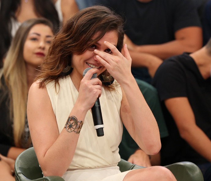 Monica Iozzi se emociona ao rever momentos no Vídeo Show (Foto: Carol Caminha/Gshow)