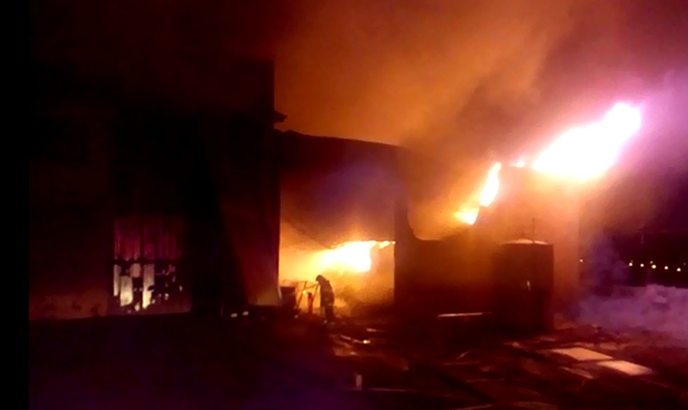 Incêndio em Ibitinga mobilizou o Corpo de Bombeiros — Foto: Arquivo pessoal