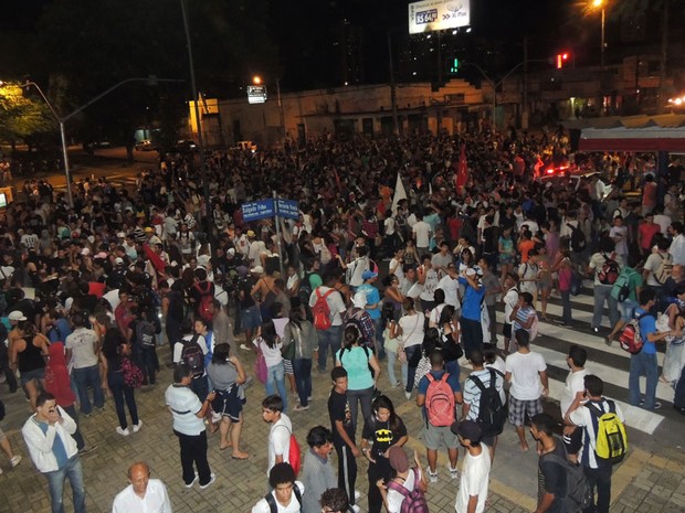 Protesto do movimento Revolta do Busão (Foto: Felipe Gibson/G1)