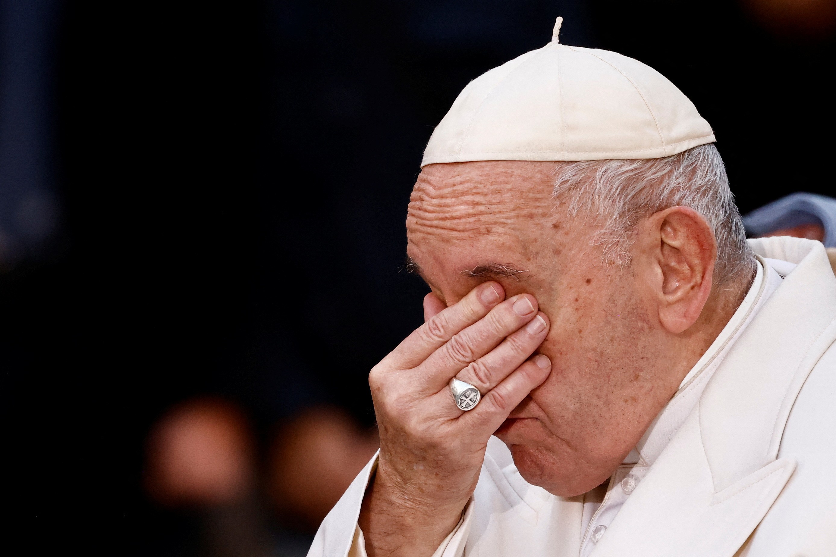 Papa Francisco chora ao mencionar Ucrânia em suas orações