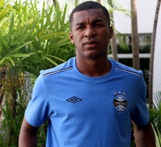 Erazo, zagueiro do Grêmio (Foto: Eduardo Moura)
