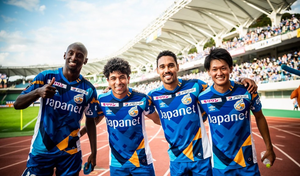 Luan estava no futebol japons  Foto: Divulgao / V-Varen Nagasaki