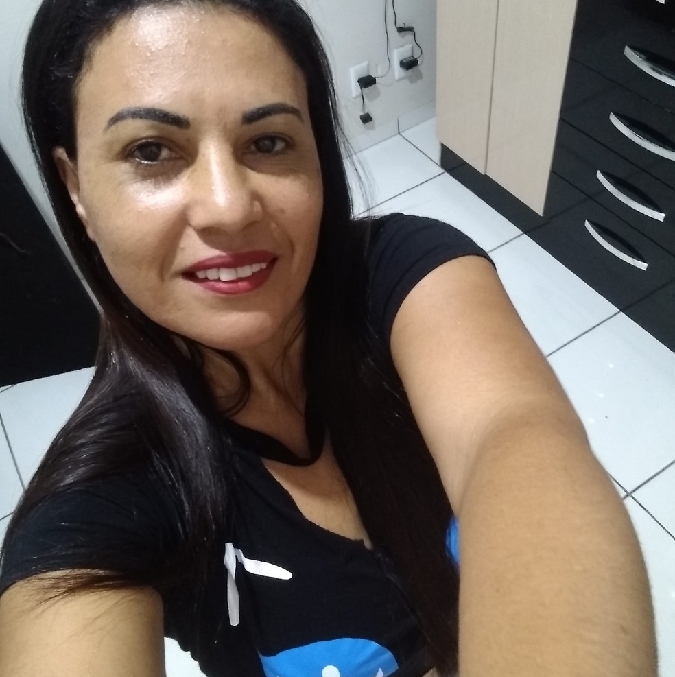 Simone Rodrigues Santiago foi morta a facadas pelo marido em Dracena (SP) — Foto: Reprodução/Facebook