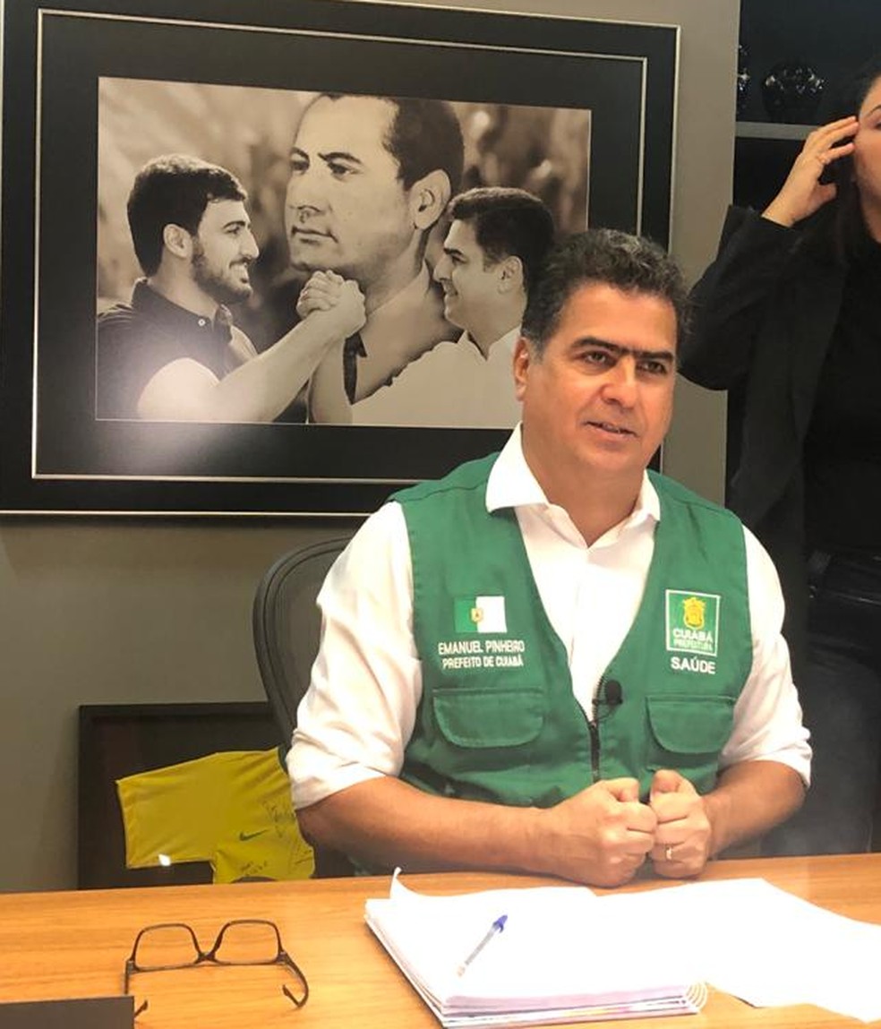 Prefeito de Cuiabá é afastado do cargo e chefe de gabinete é preso em operação por irregularidades da Secretaria de Saúde