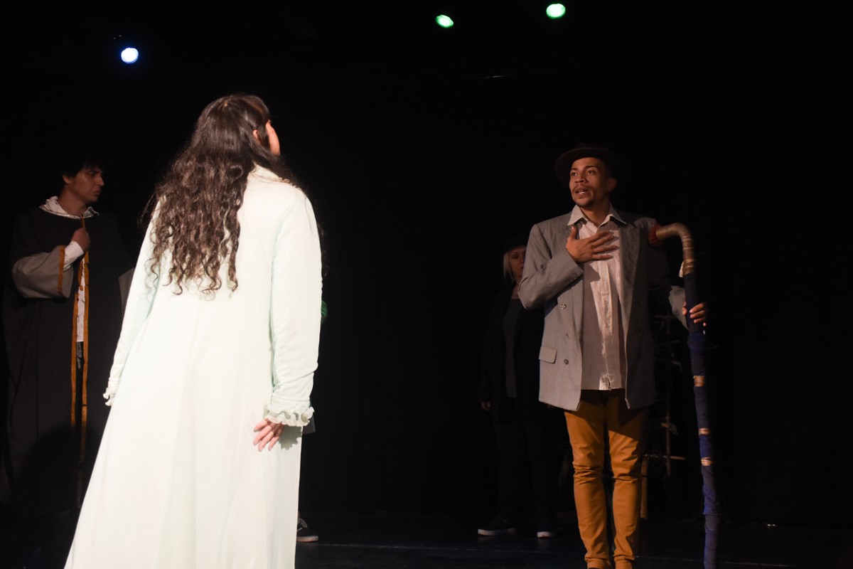 Alunos de projeto de formação artística de Poá apresentam o espetáculo