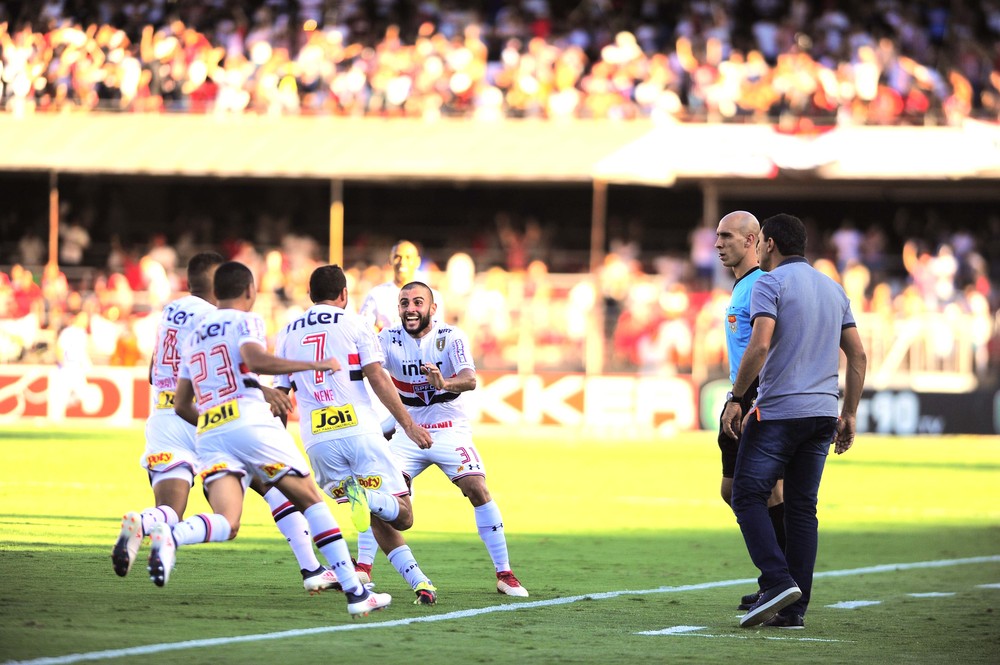 Jogadores do Timão se irritaram com a atitude de Nenê