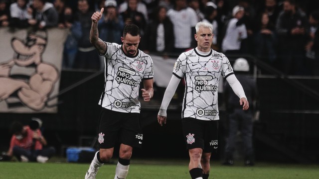 Renato Augusto e Róger Guedes em Corinthians x Cuiabá