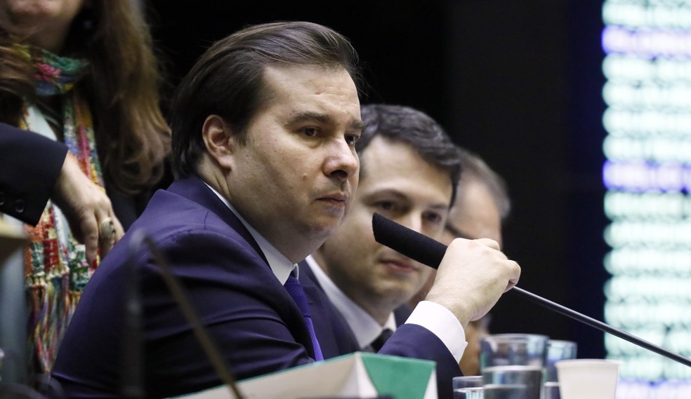 O deputado Rodrigo Maia (DEM-RJ), presidente da CÃ¢mara, durante sessÃ£o no planÃ¡rio â Foto: Luis Macedo/CÃ¢mara dos Deputados