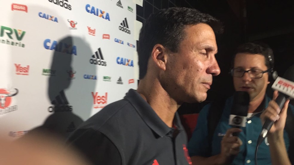 Resultados e rendimento irritam direção, e pressão sobre Zé Ricardo cresce no Fla