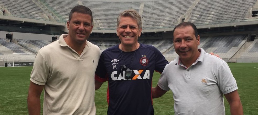 Washington fez estágio com Paulo Autuori no Atlético-PR (Foto: Arquivo Pessoal)