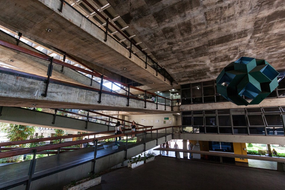 Interior do prédio da reitoria no Campus Darcy Ribeiro — Foto: Edu Lauton/Secom UnB