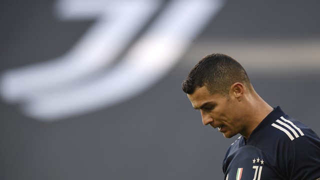 Cristiano Ronaldo lamenta as chances perdidas pela Juventus contra o Bologna