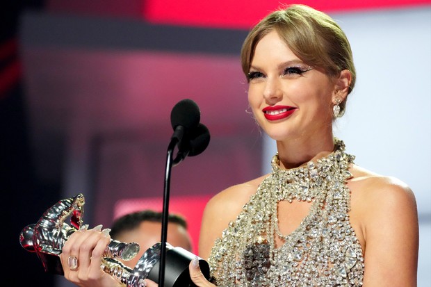 Taylor Swift anuncia lançamento do 10º álbum, 'Midnights', para o final de  outubro - Quem | Música