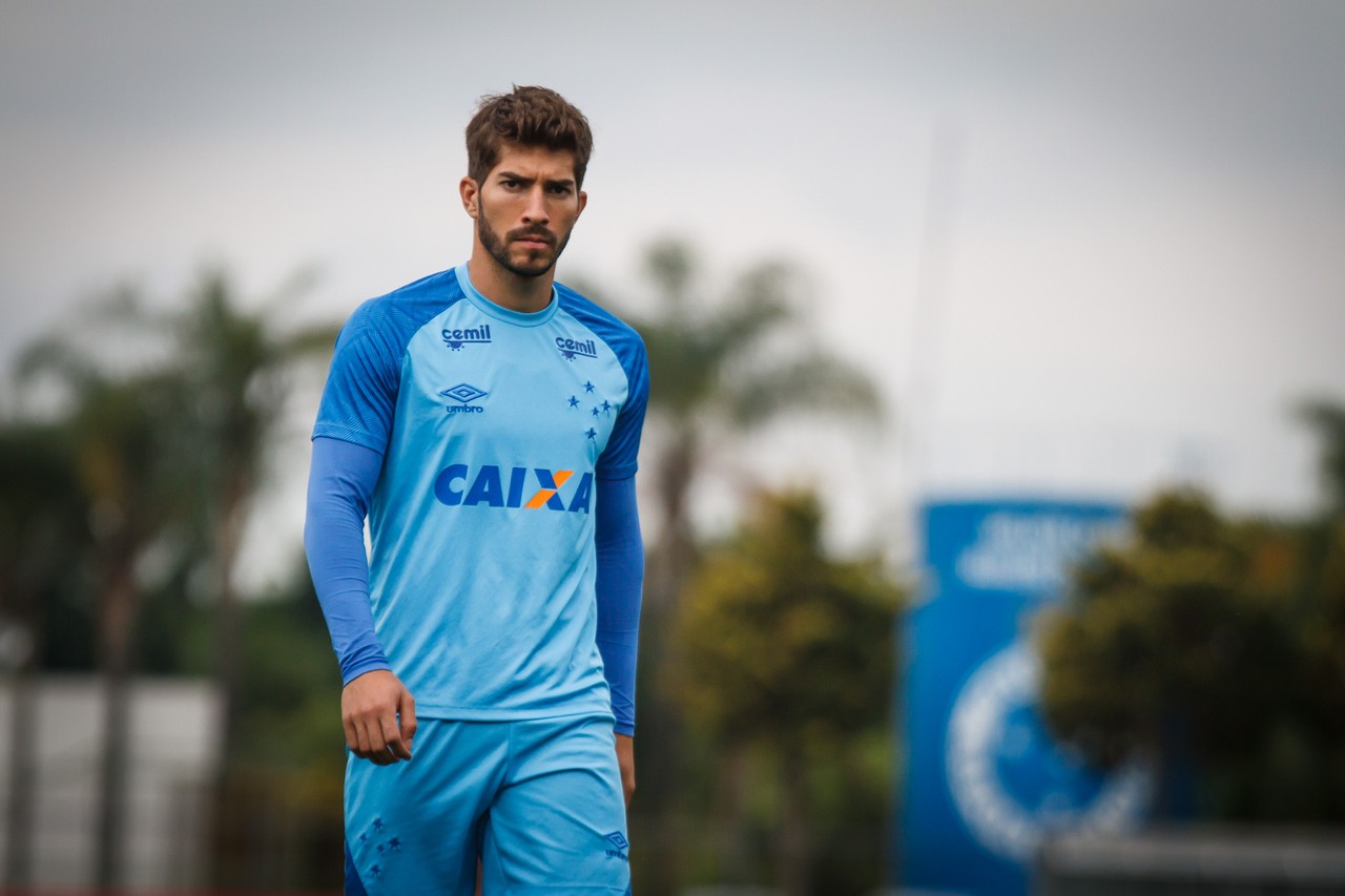 Lucas Silva destaca vantagem, mas não quer Cruzeiro passivo contra o Palmeiras no Mineirão
