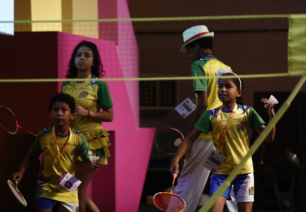 As crianças do projeto Miratus, que tem formado campeões de badminton (Foto: Rciardo Cardoso/Editora Globo)