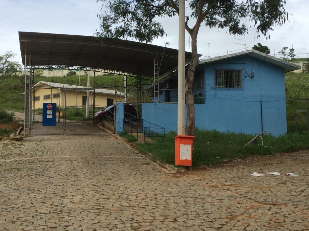Seis jovens fugiram da unidade do Degase em Campos nesta madrugada (10) â€” Foto: Ravy Azevedo/Inter TV