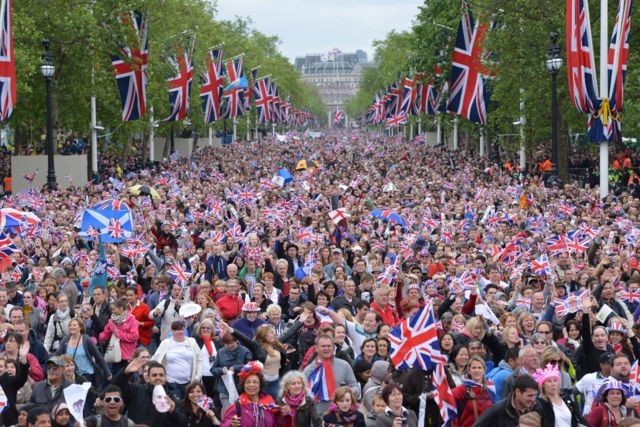 Milhares de cidadãos celebraram o jubileu de platina de Elizabeth 2ª em Londres (Foto: BBC)