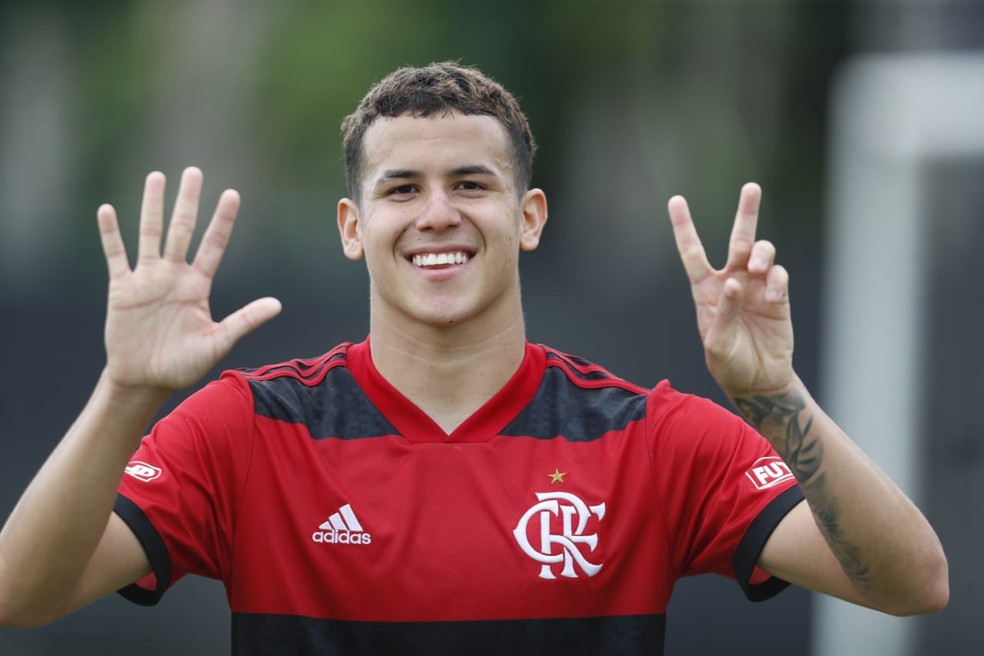 Fabricio Yan, do Flamengo sub-17, marcou sete gols contra o Maca&eacute; &mdash; Foto: Gilvan de Souza/Flamengo