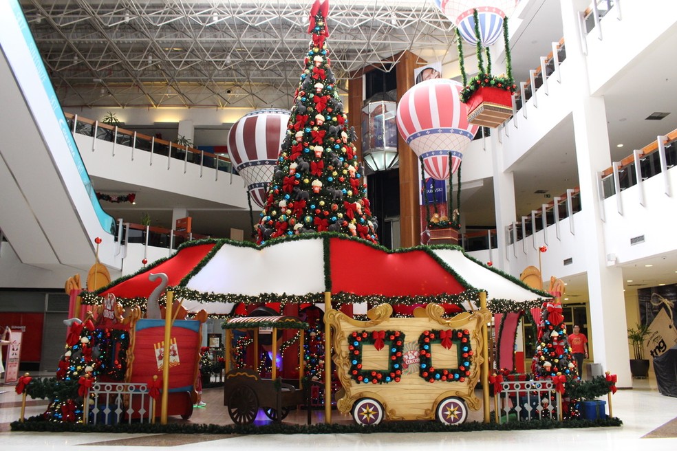 A decoração que fica localizada no térreo funciona em horário normal do shopping (Foto: Goiabeiras Shopping/ Assessoria)