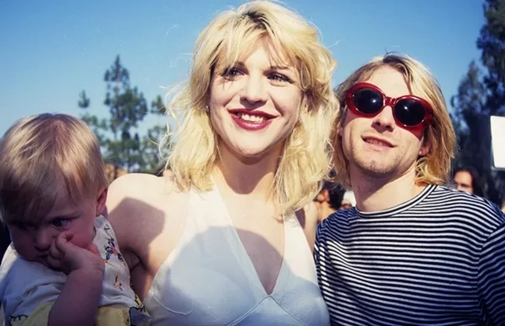 Courtney Love, Kurt Cobain e a filha deles, Frances Bean — Foto: Reprodução