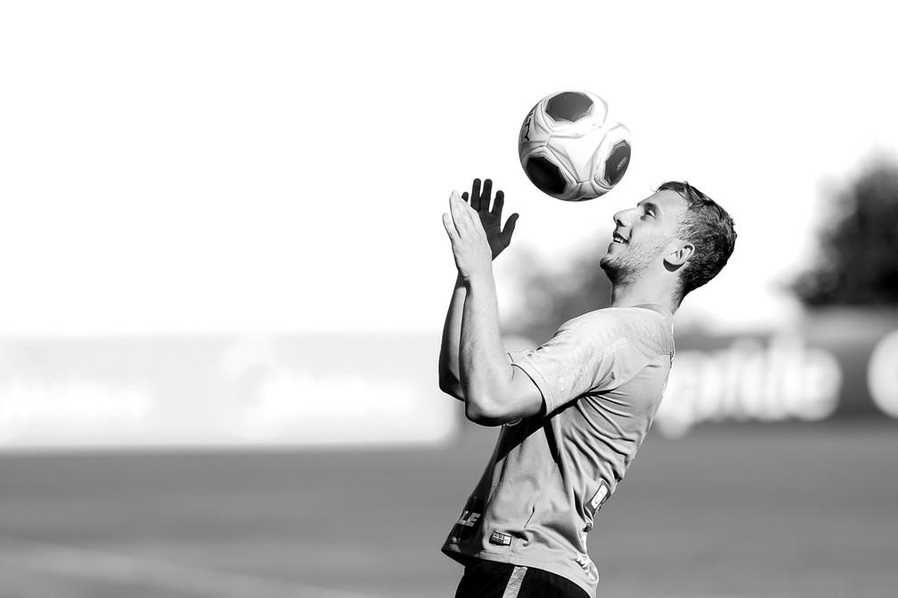 Carlos Augusto em treino do Corinthians — Foto: Rodrigo Coca/Ag. Corinthians