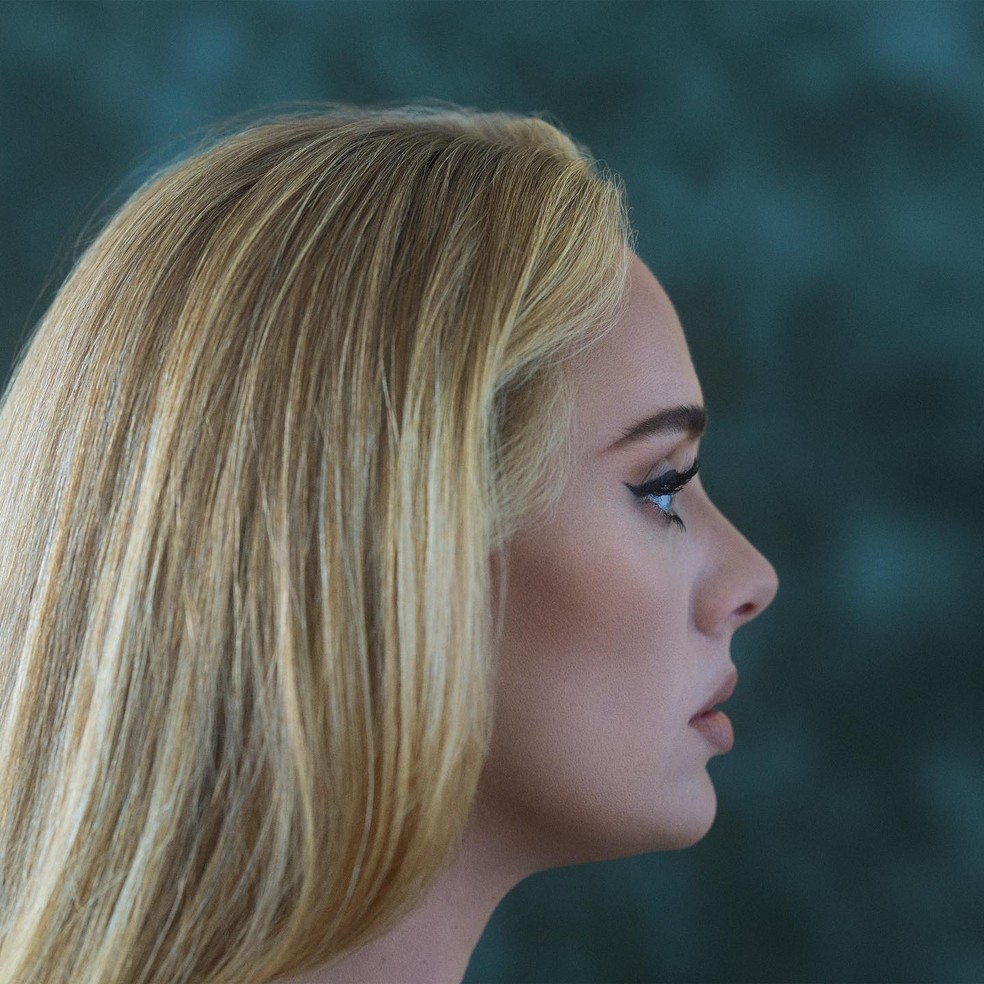 Adele lançou '30' em 2021, cinco anos após hiato — Foto: Reprodução / Instagram