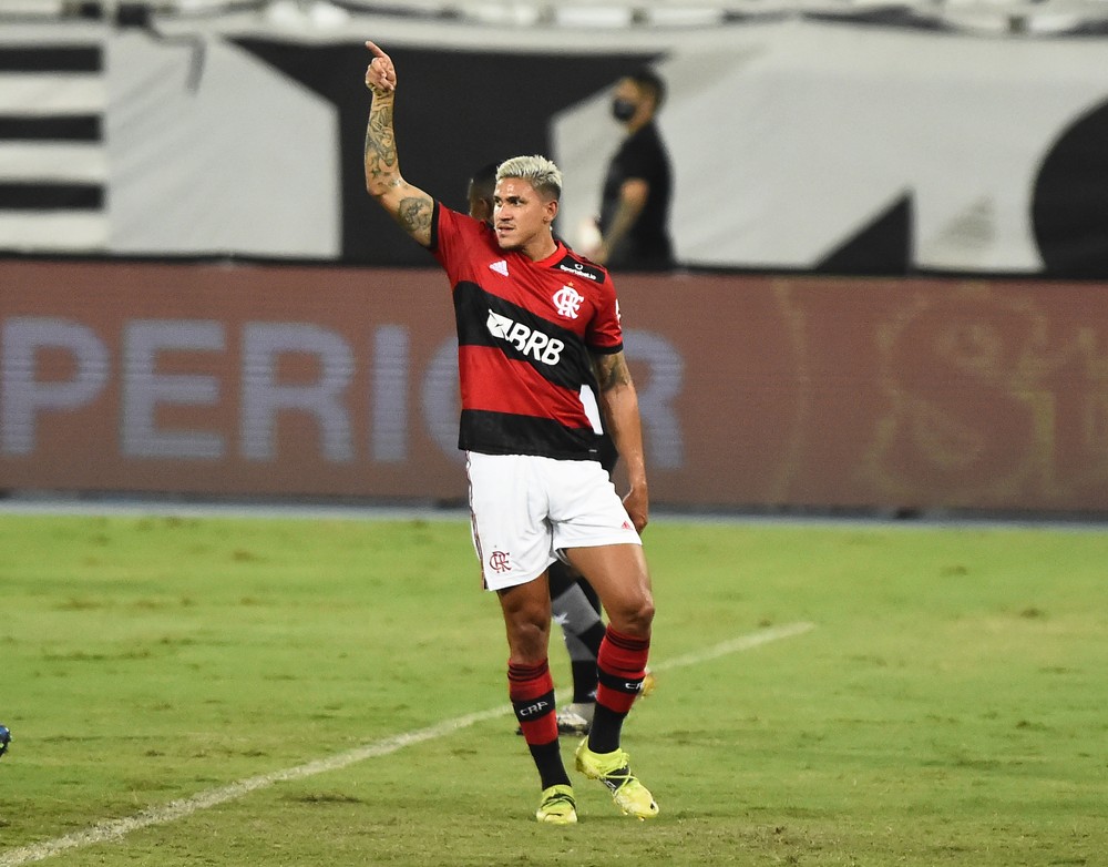 Exame aponta lesão na coxa esquerda de Pedro, do Flamengo