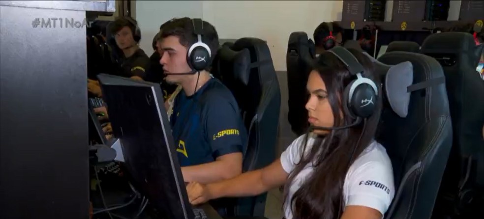 Sara foi convidada a fazer parte da equipe e representa Mato Grosso nas competições — Foto: TV Centro América