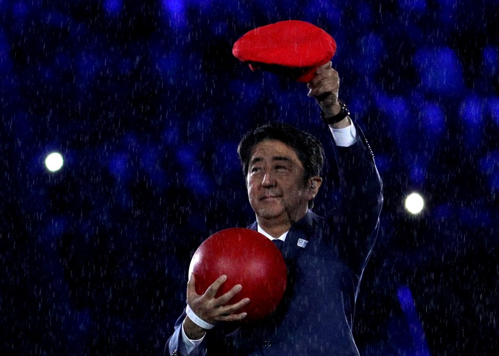 Shinzo Abe apareceu no encerramento das Olimpíadas do Rio em 21 de agosto de 2016. — Foto: Stoyan Nenov/Reuters/Arquivo