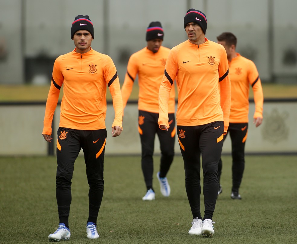 Fausto e Balbuena em treino do Corinthians — Foto: Rodrigo Coca/Agência Corinthians