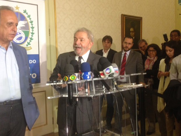 O ex-presidente Lula deu uma entrevista coletiva ao lado do governador do estado do Rio, Luiz Fernando Pezão (Foto: Káthia Mello/ G1)