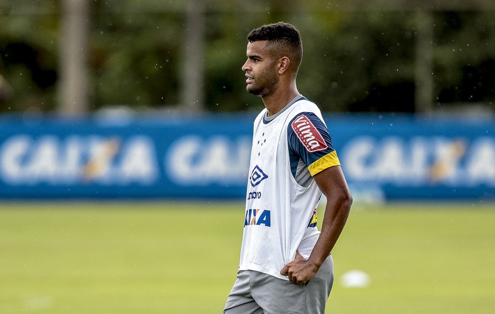 Ida para a Europa ou permanência no Cruzeiro? Alisson deixa futuro aberto