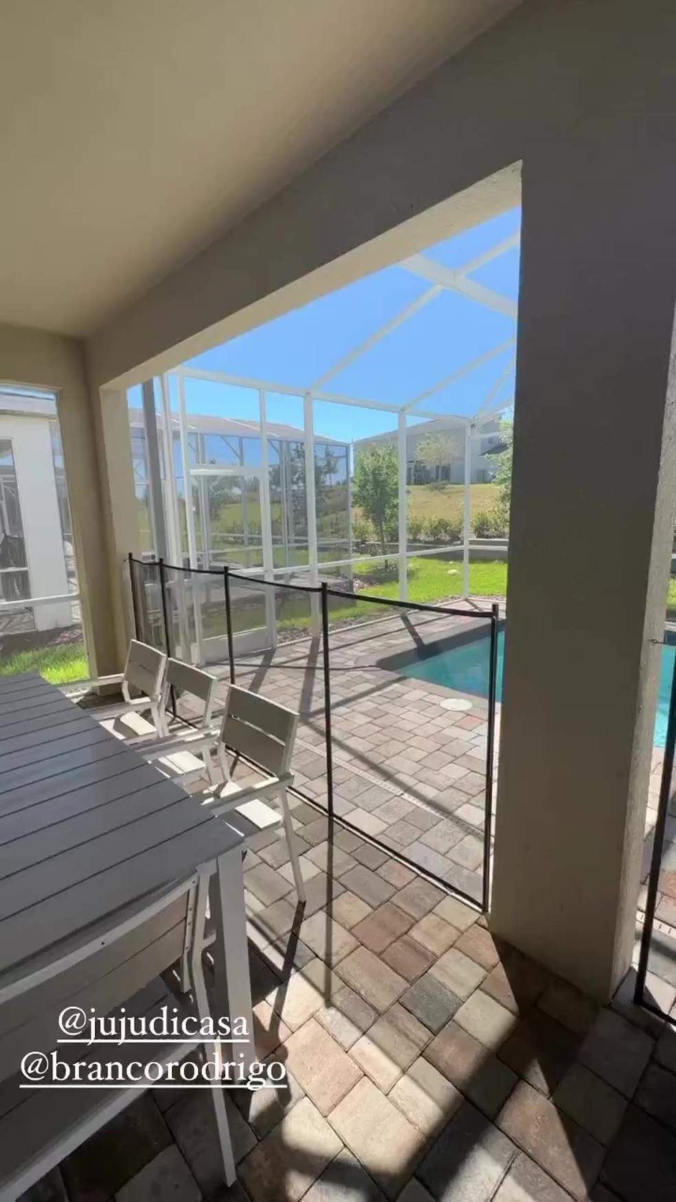 Ludmilla mostra área externa da casa em Orlando — Foto: Reprodução/Instagram