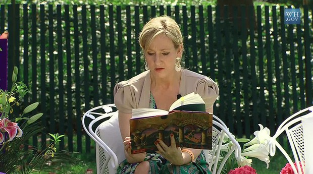 J. K. Rowling, a britânica responsável por escrever a saga Harry Potter (Foto: Wikicommons)