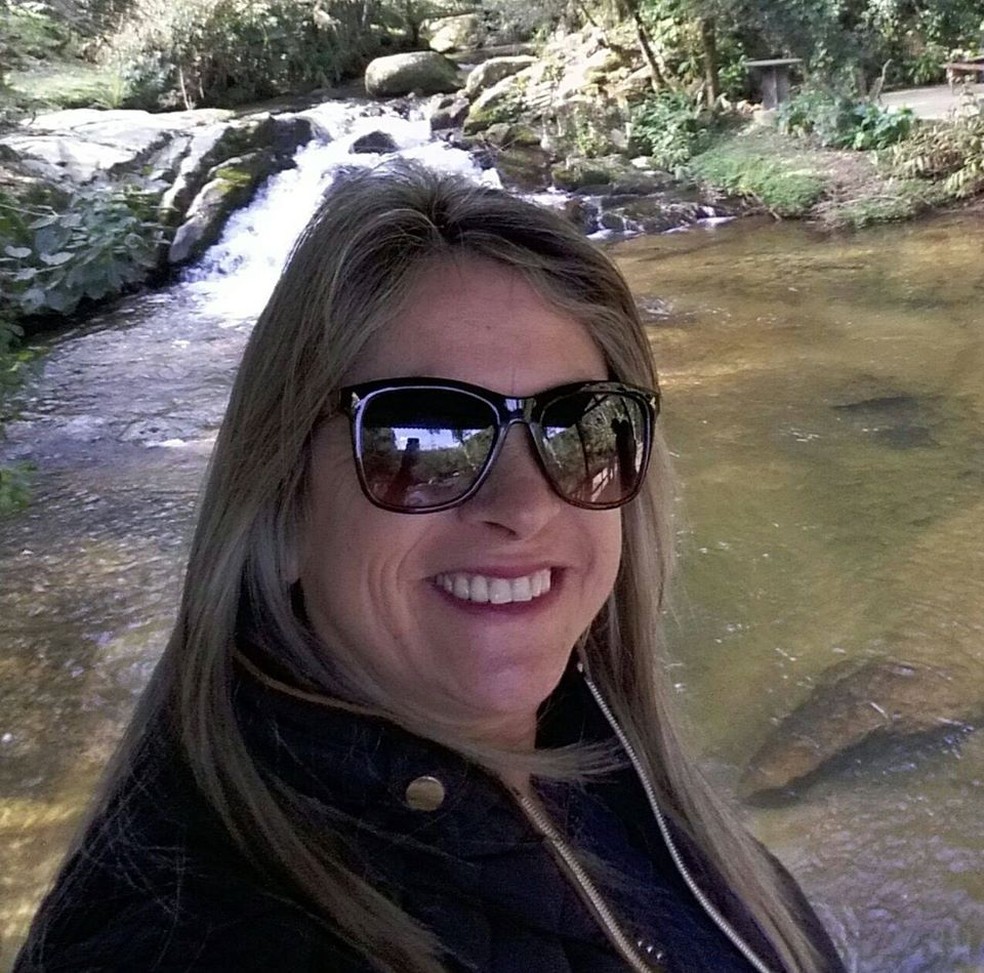 Elenir de Siqueira Fontão, 49, foi assassinada em escola no bairro Campeche, em Florianópolis. — Foto: Reprodução/Facebook