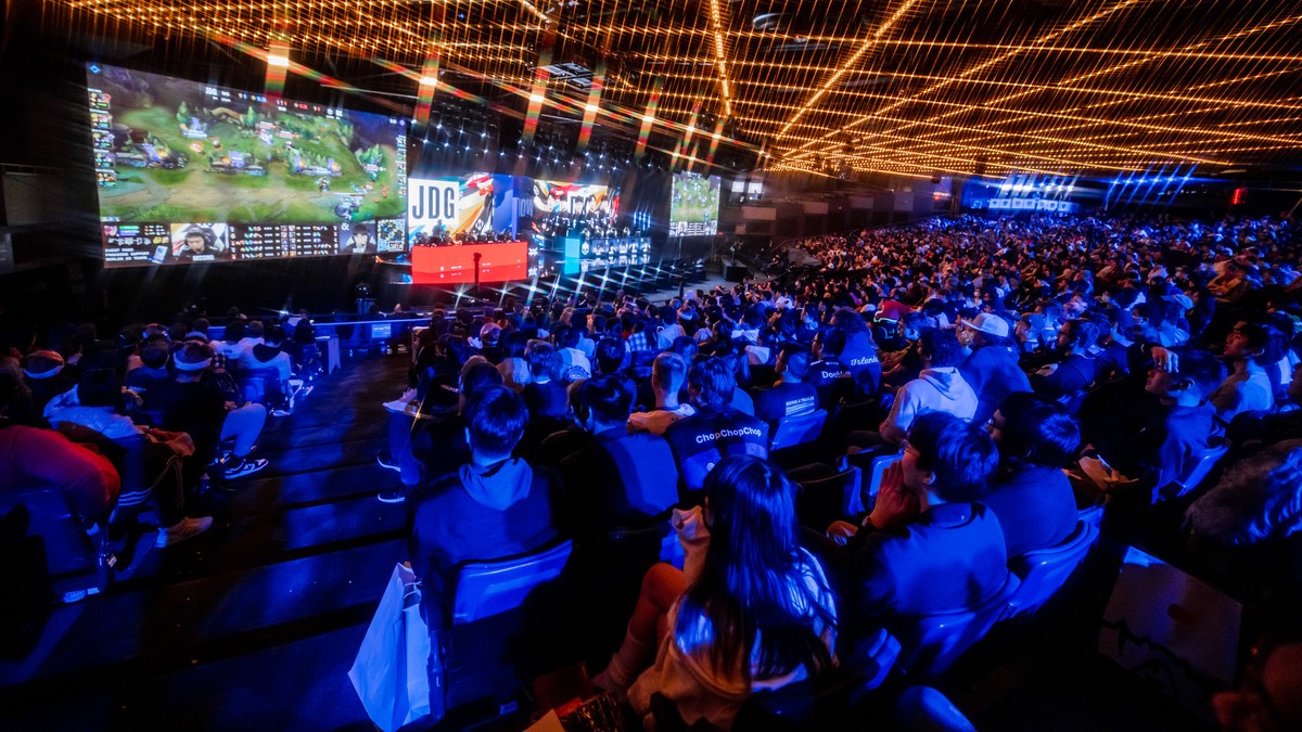 Mundial de LOL 2022: confira times classificados e jogos dos playoffs